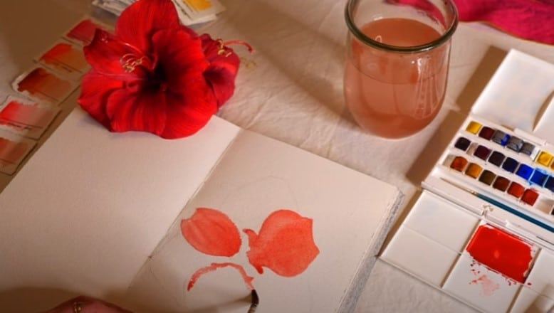 premier-lavis-aquarelle-fleur-rouge-pinceau